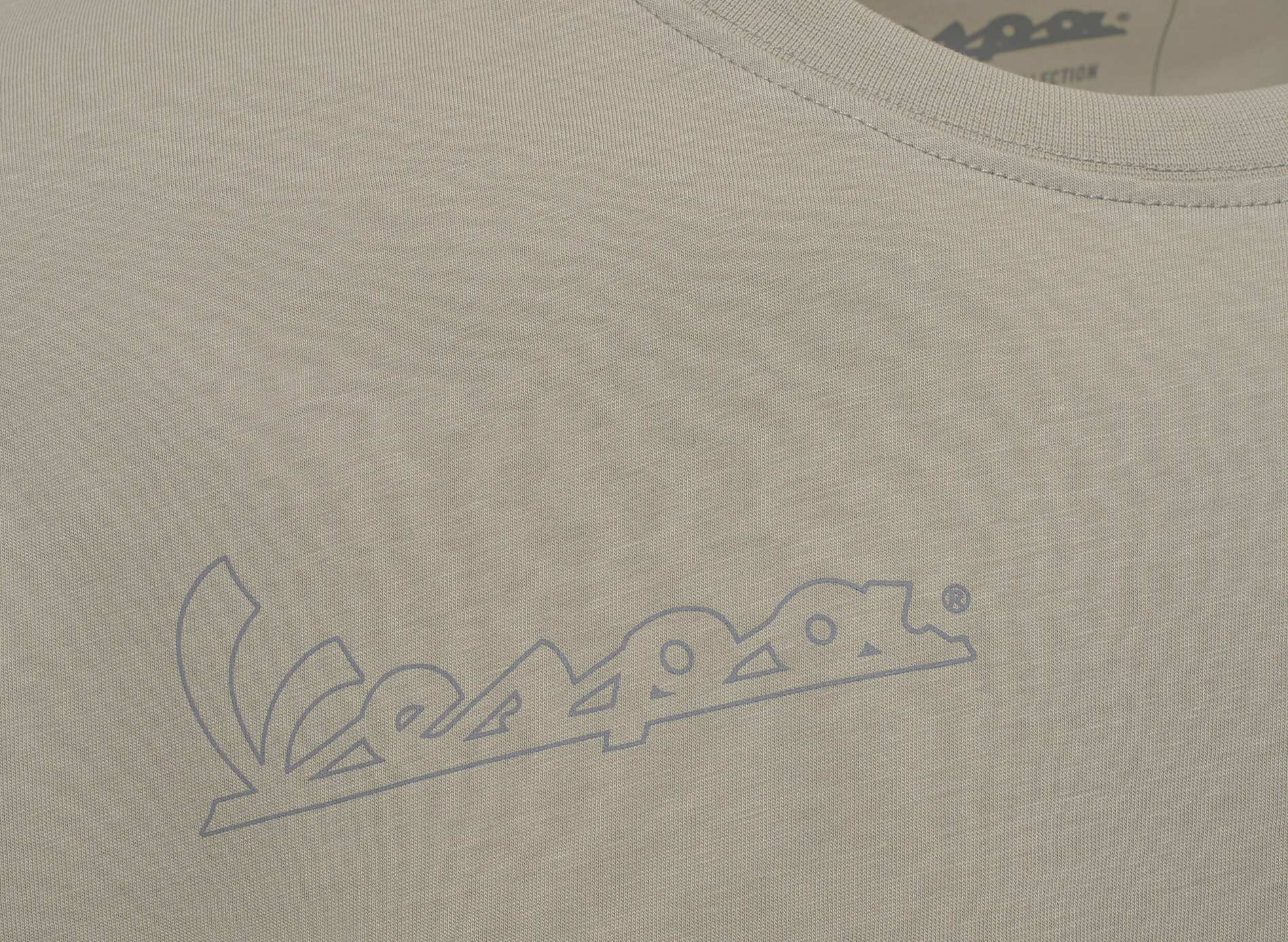 Camiseta Vespa Nomad beige colección DEC